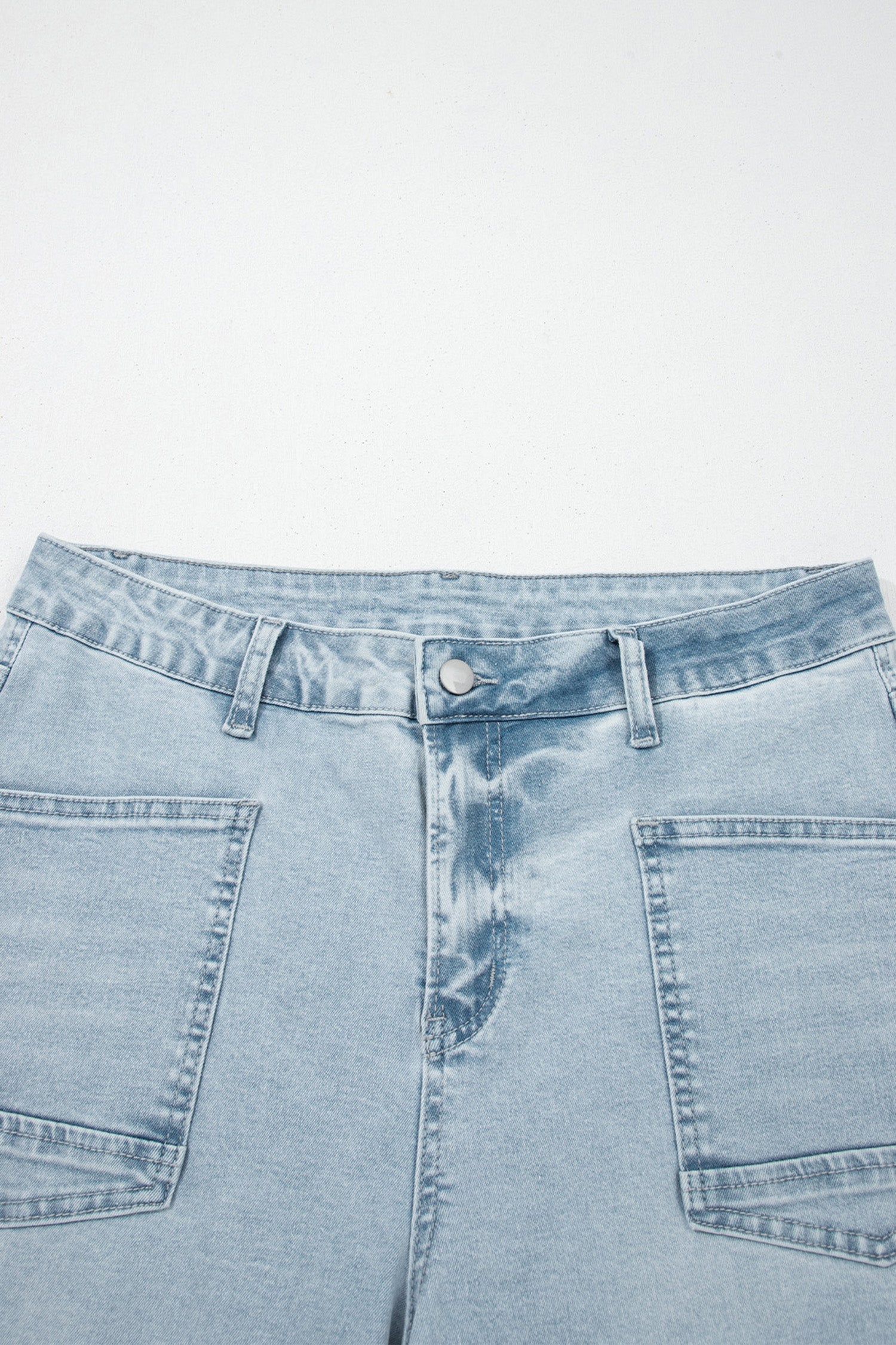 Straight Frayed Cropped Jeans in Beau Blue