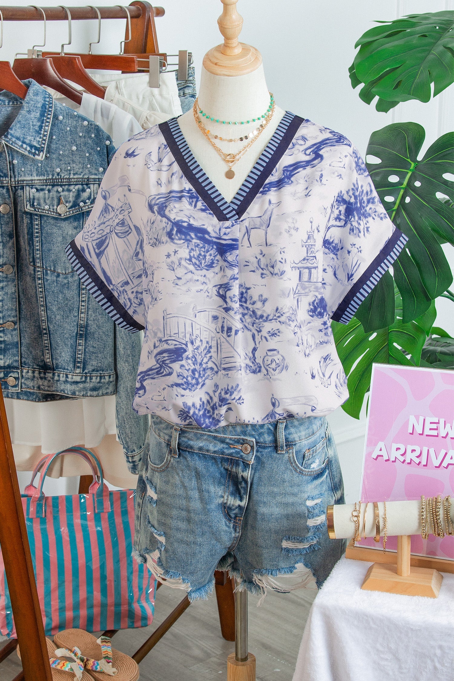 Animal Paradise Wild Paradise Striped Trim V-Neck Short-Sleeved Blouse in Blue