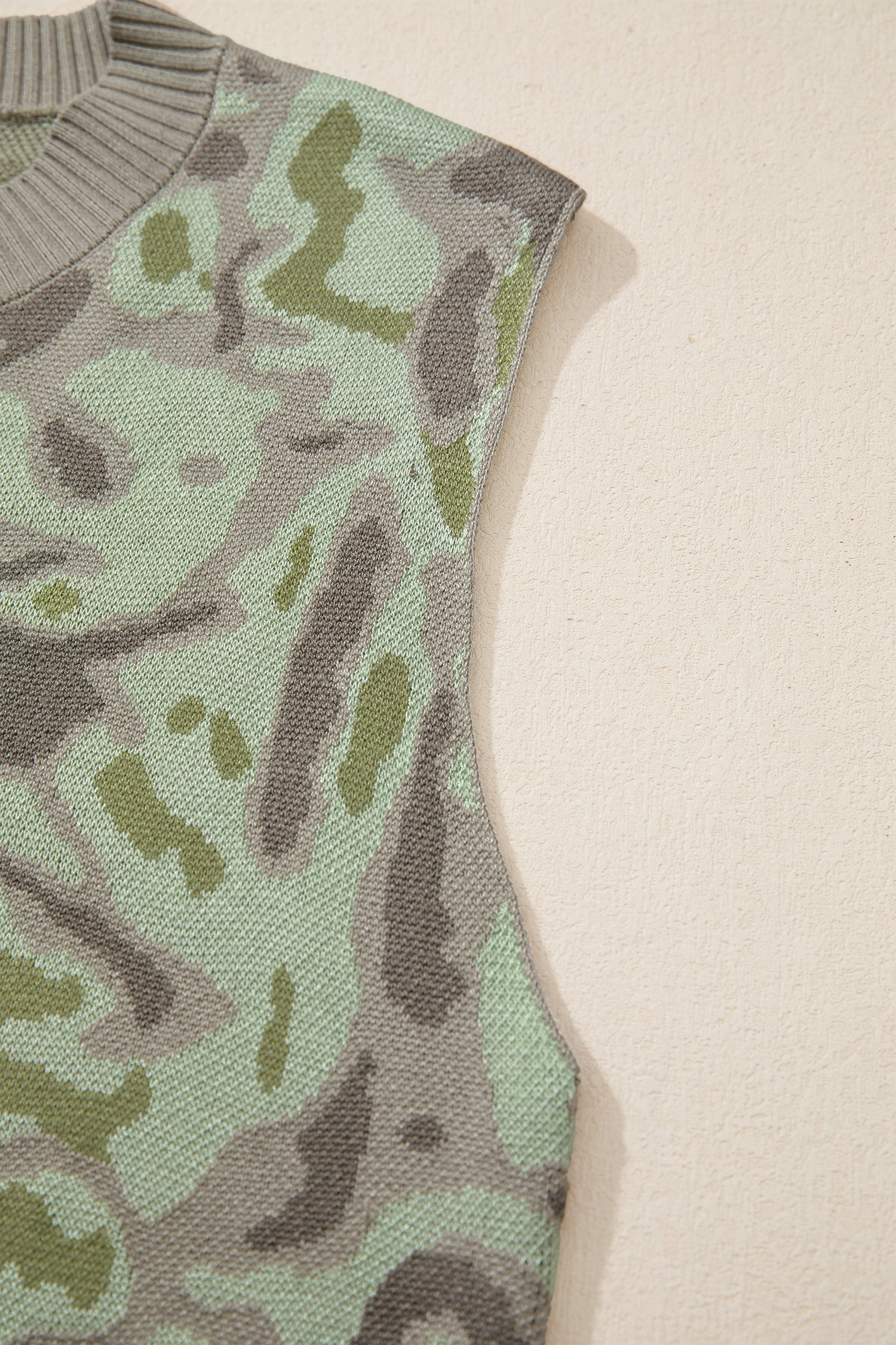 Camo Front Print Button Loose Knit Top Vest in Green