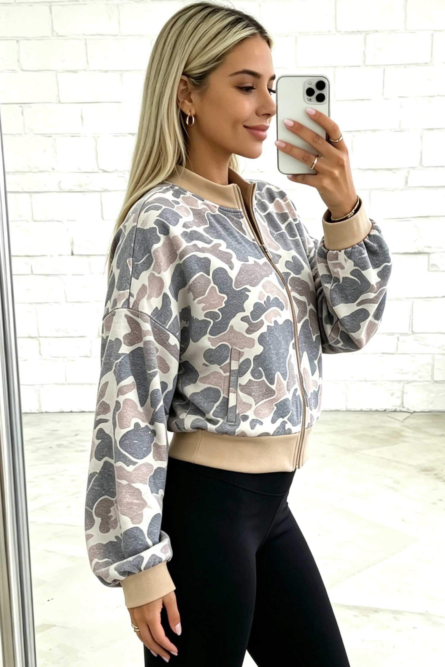 Camouflage Trim Print Colorblock Zip Bomber Sweatshirt in Multicolour
