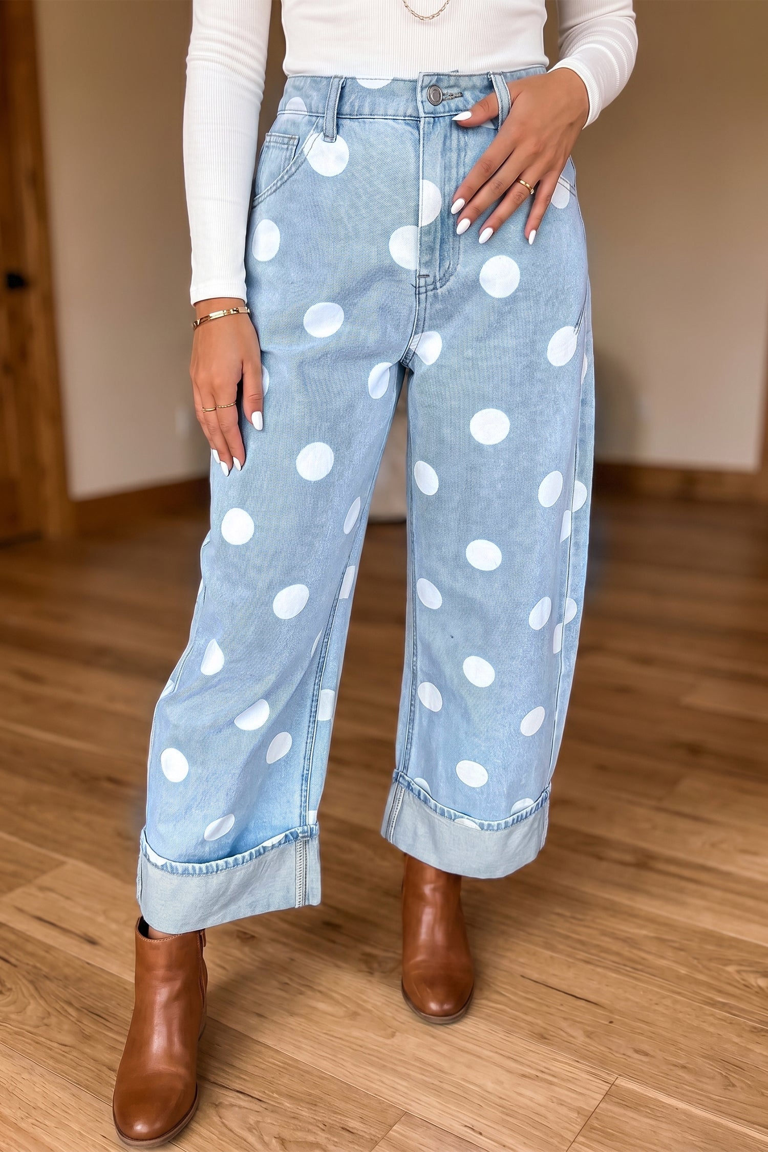 Ankle-Length Metal Polka-Dot Metal Button Everyday Jeans in Sky Blue