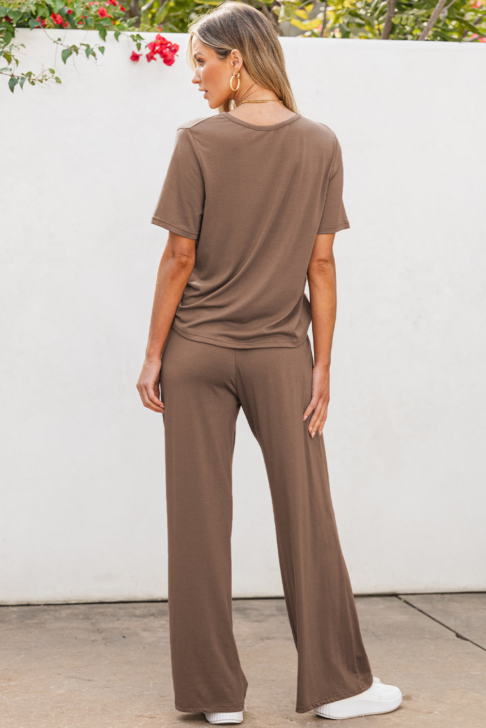 Ensemble 2 pièces t-shirt et pantalon à jambes larges de couleur unie