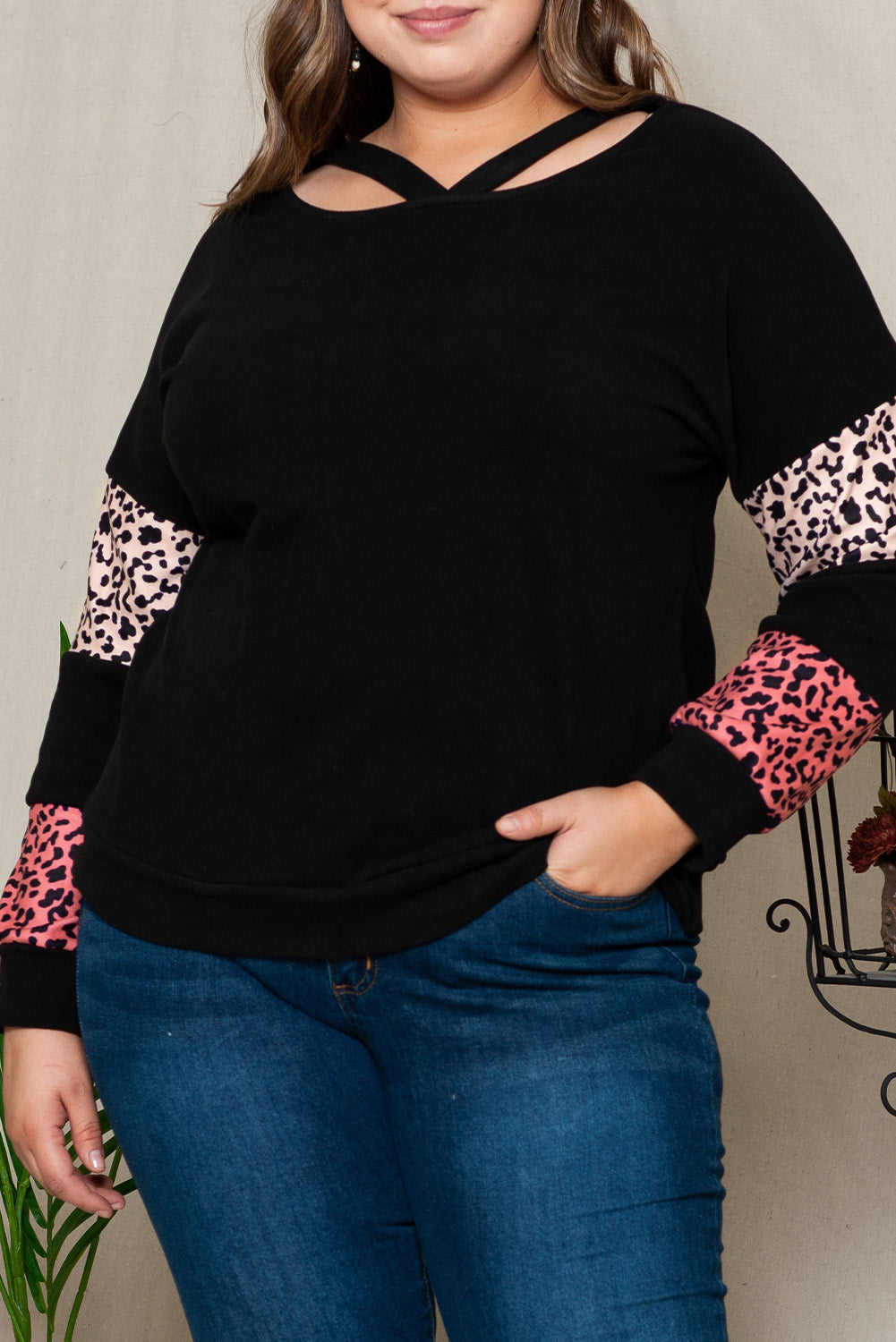 Women's Top Featuring Plus Size Leopard-Print Patchwork Strappy Neck