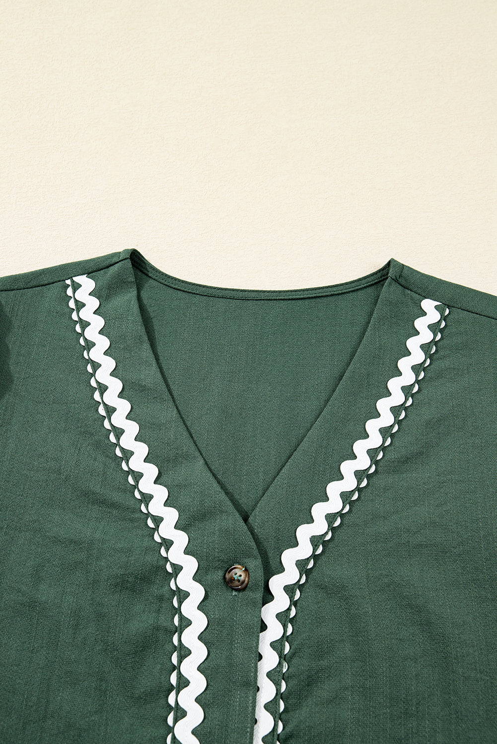 V-Neck Knotted Bracelet Sleeve Shift Dress in Green