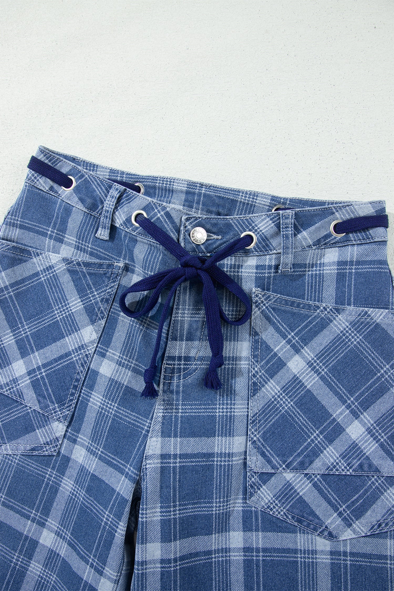 Denim Grommet Plaid Grommet Drawcord Waist Ankle-Length Jeans in Sky Blue