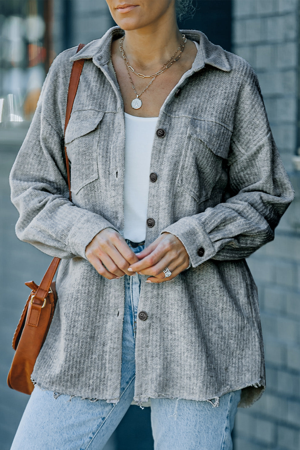 Veste chemise boutonnée grise texturée avec poches