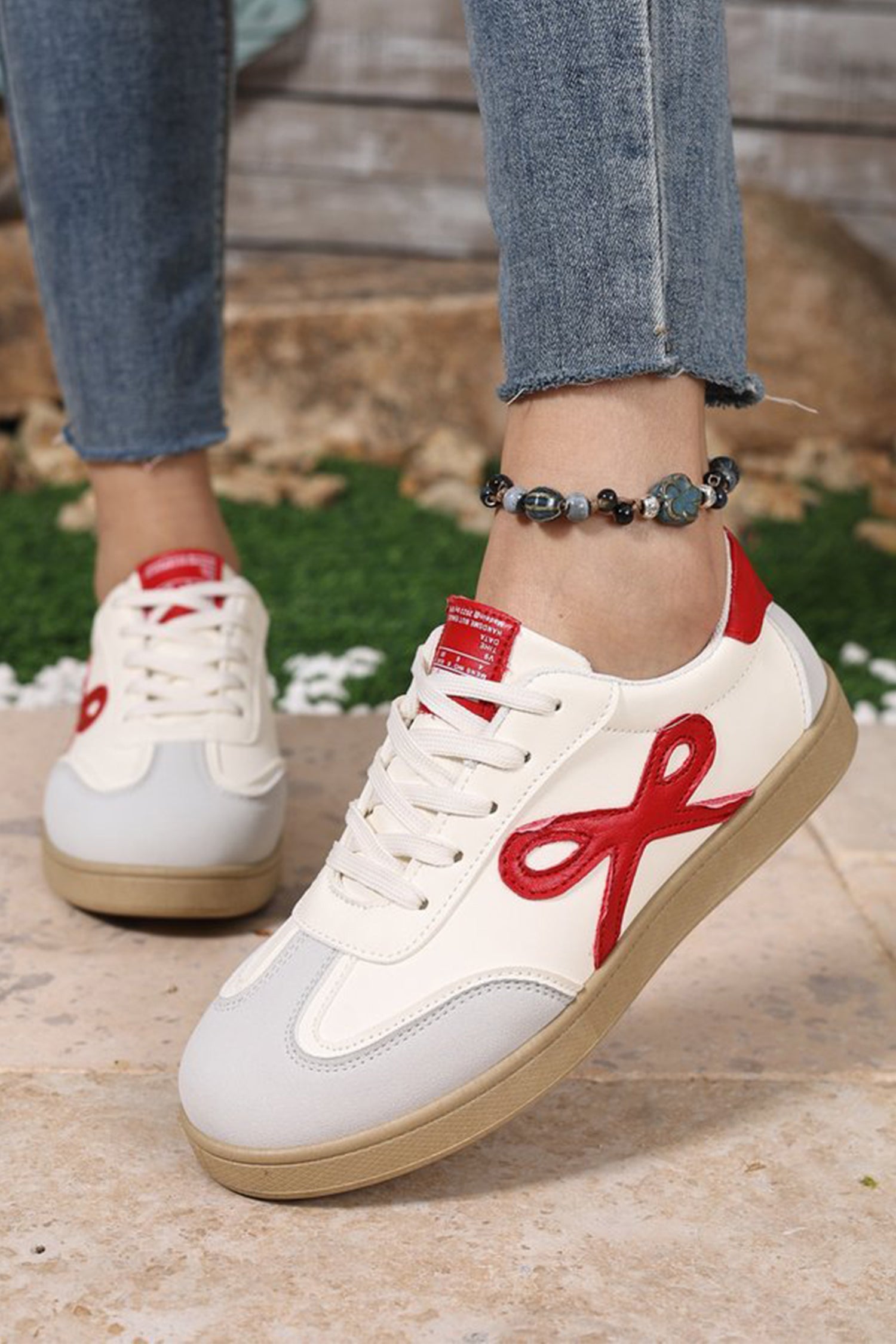 Cute Colorblock Bow Patch PU Leather Sneakers in Fiery Red