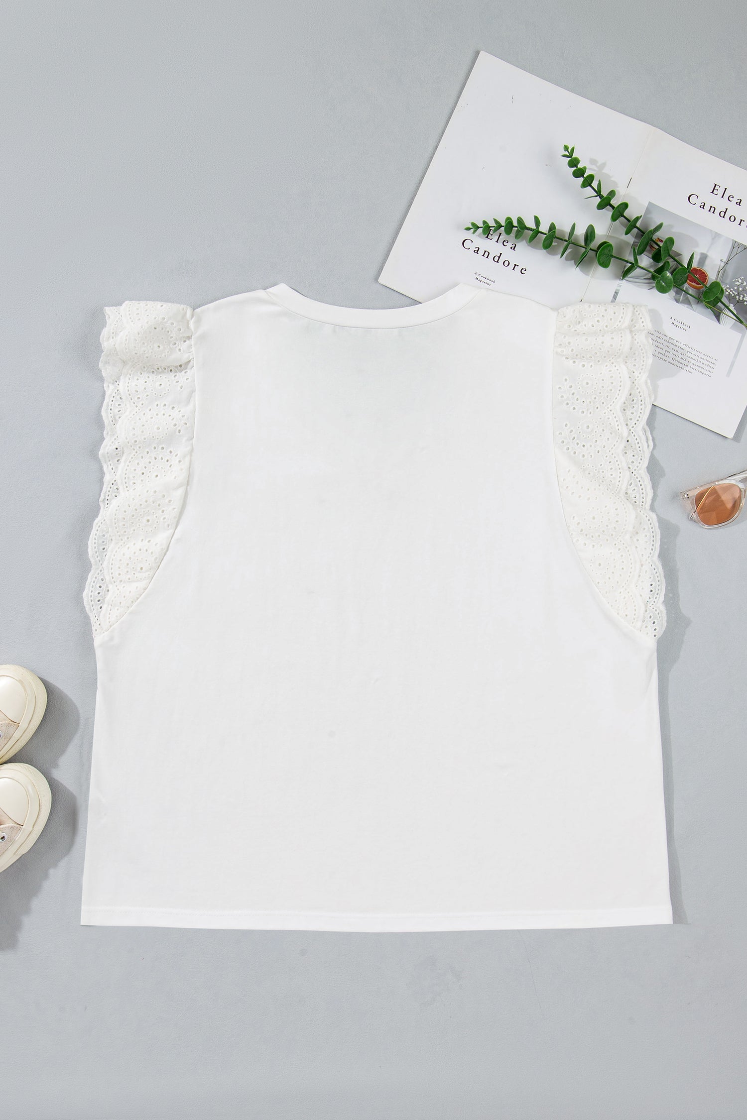 Eyelet Crochet Splicing Short-Sleeved Plus Size Tee in White