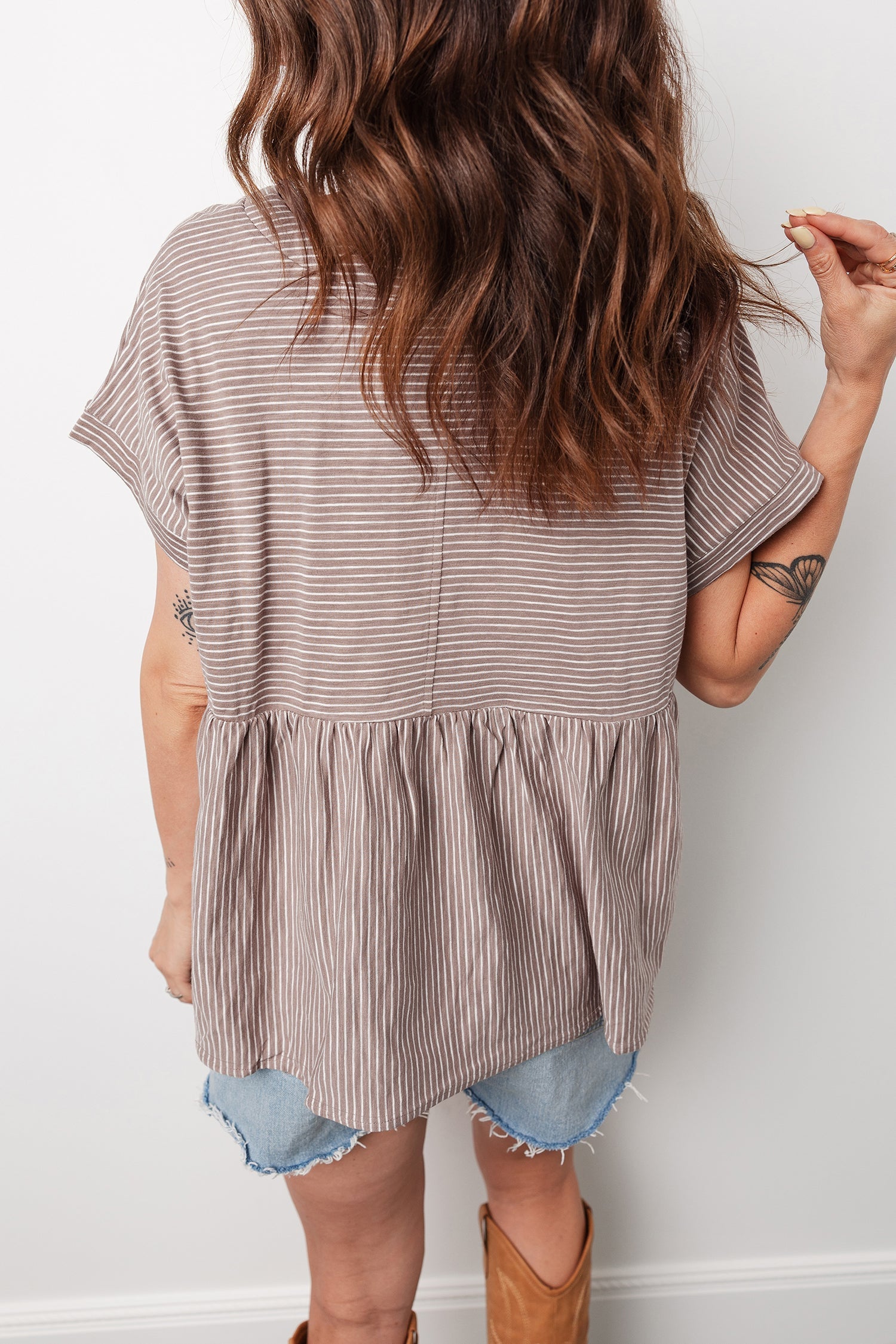 Stripe Button-Front V-Neck High Low Side Slit T Shirt in Khaki