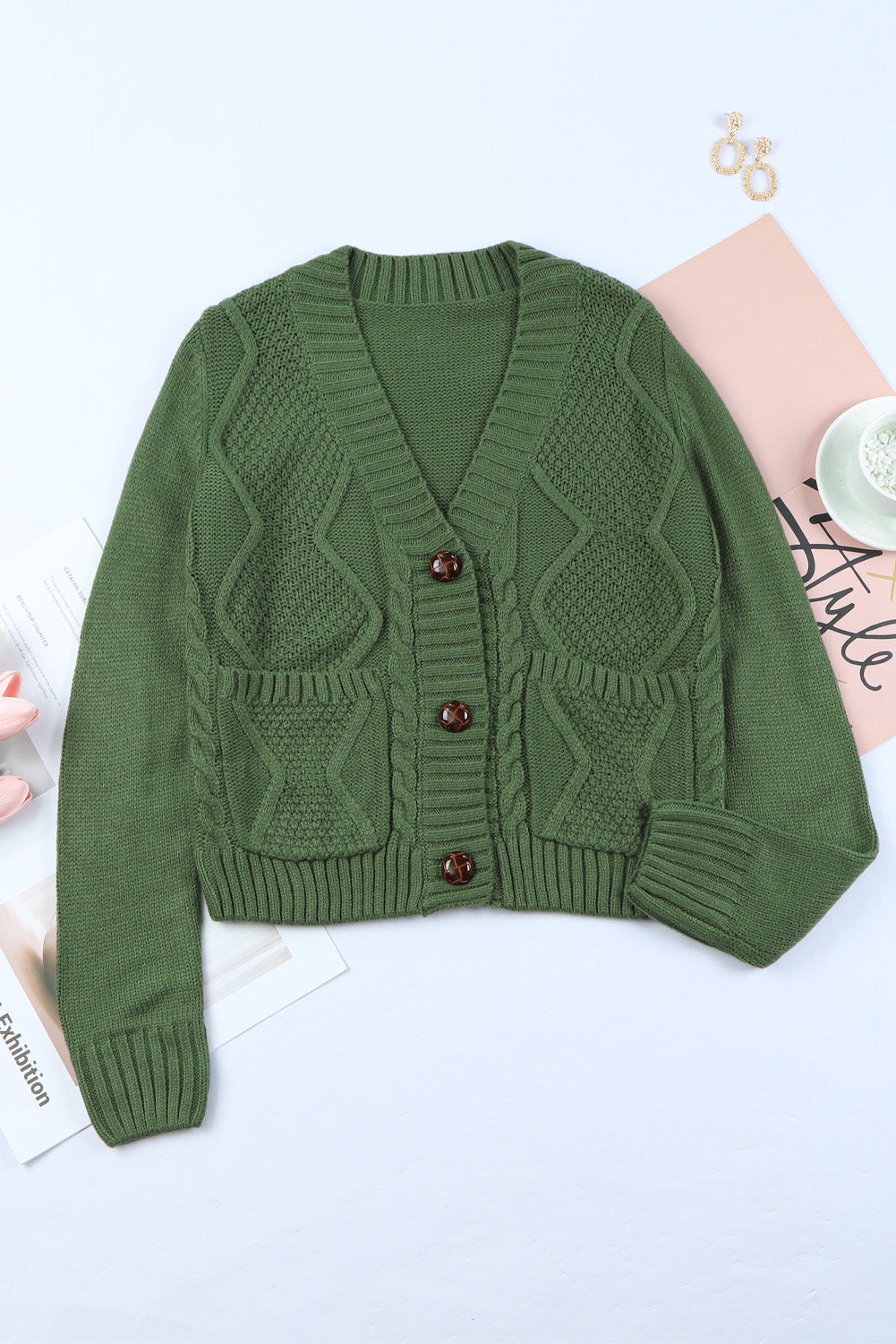 Cardigan texturé vert avec poches avant et boutons