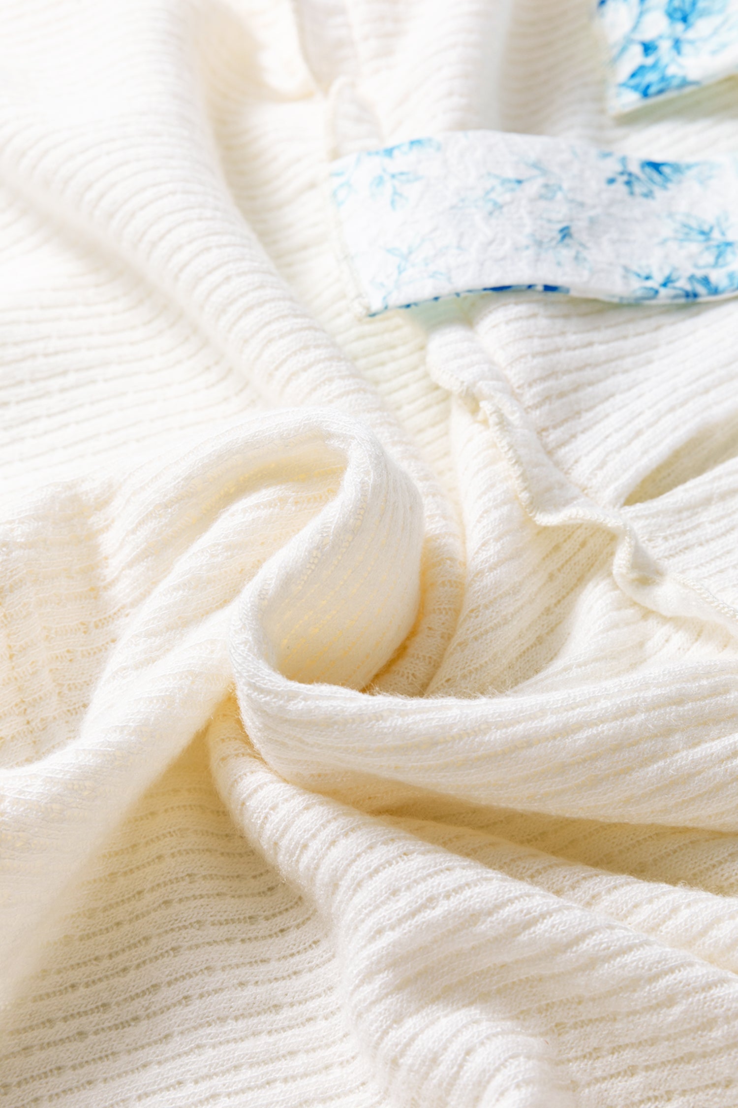 Knit V-Neck Textured V-Neck Short Bubble Sleeve Peplum Top