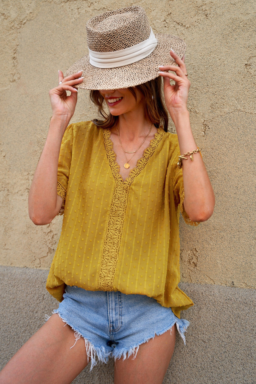 Blouse Dentelle Jaune Chic Manches Courtes Col en V A Pois Suisses